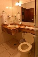 Hotel Makroz