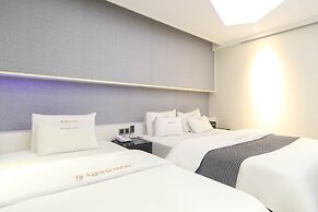 Renaissance Hotel