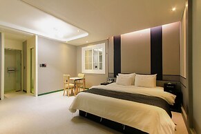 Renaissance Hotel