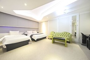 Renaissance Hotel