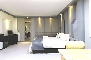Renaissance Hotel