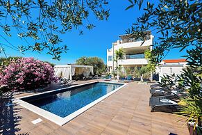 Villa Olive Garden Apartments