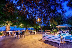 Etenna Beach Bungalows