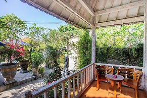 221 Garden cottages