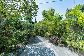 221 Garden cottages