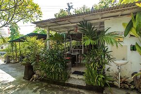 221 Garden cottages