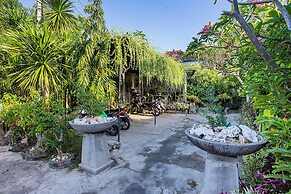 221 Garden cottages