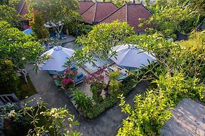 221 Garden cottages