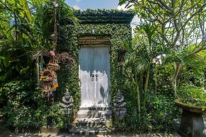 221 Garden cottages