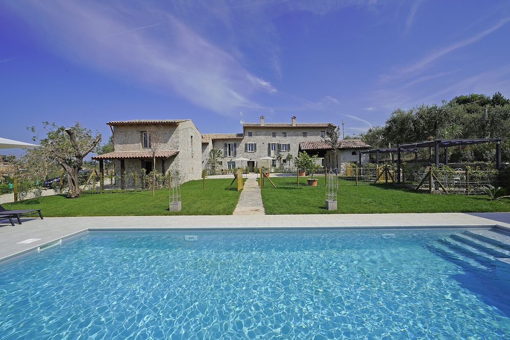 Dogoli Country Apartments