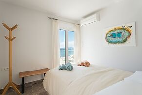 Seafront Penthouse LEO