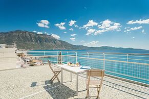 Seafront Penthouse LEO