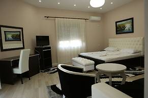 Hotel Holiday