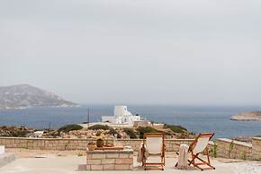 Irene Kimolos Villas