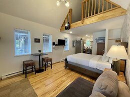 West Coast Cabin