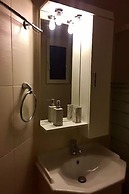 Thisio Modern House