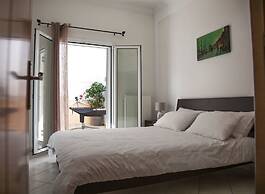 Thisio Modern House