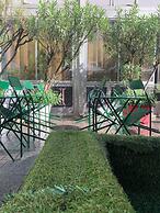 Lion University & Youth Hostel Milano
