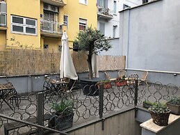 Lion University & Youth Hostel Milano