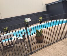 Sarina Motor Inn