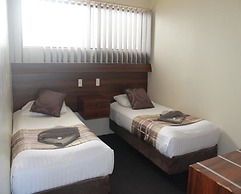 Sarina Motor Inn