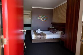Sarina Motor Inn