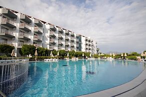Luna Beach Hotel & Spa