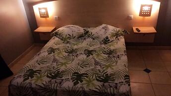 El Rio Hotel
