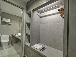 Frame Hotel