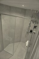 Frame Hotel
