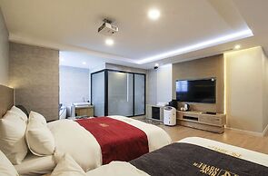 New Yorker Hotel