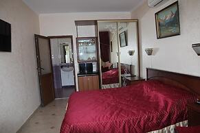 Na Pribrezhnoy Guest House