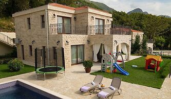 Oak Leaf Residences