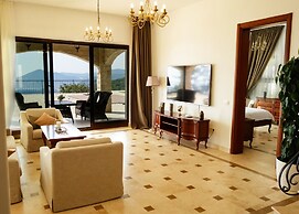 Oak Leaf Residences