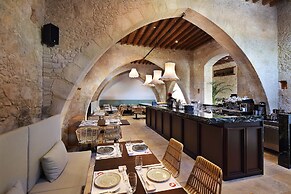 Polis 1907 by Louis Hotels
