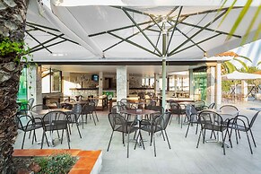 Iris Hotel