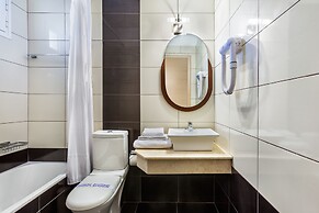 Iris Hotel
