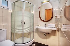Iris Hotel
