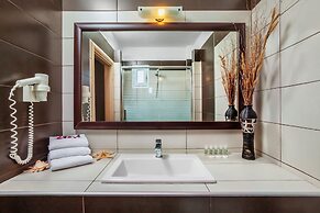 Iris Hotel