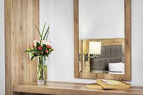 Iris Hotel