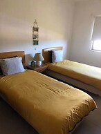 Cosy T1 at Vale Centianes Beach