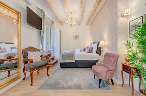 Le Monde Luxury Accommodation