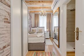Le Monde Luxury Accommodation