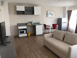 The Lux Ladprao 10