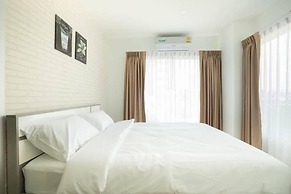 The Lux Ladprao 10