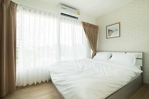 The Lux Ladprao 10