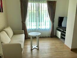 The Lux Ladprao 10