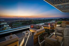 JA Lake View Hotel, Dubai