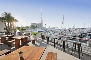 JA Lake View Hotel, Dubai