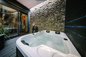 Absoluxe Suites